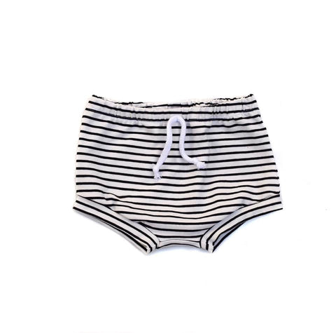 Shorts RAYAS NEGRO