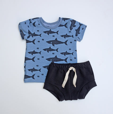 CONJUNTO SHARKS 9-12 MESES