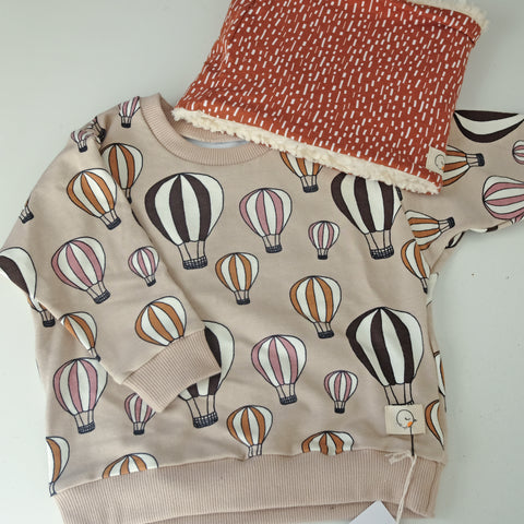 Sudadera BALLONS + CUELLO RUSTY. (3-4 años)